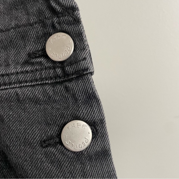 Free People Overall Denim Dress. Raw hem. Size 4 - Picture 3 of 6